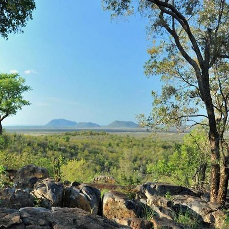 Buffalo Ridge Safari Lodge Защитен резерват „Мадикве“ Екстериор снимка